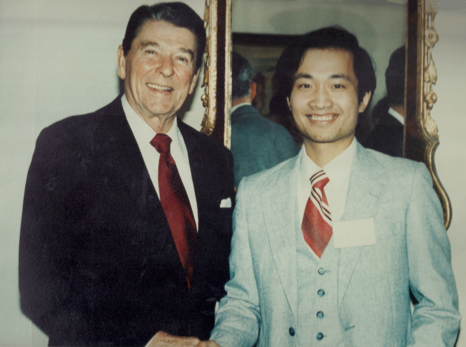 Dr Wang-With President Regan at the White House (1984)